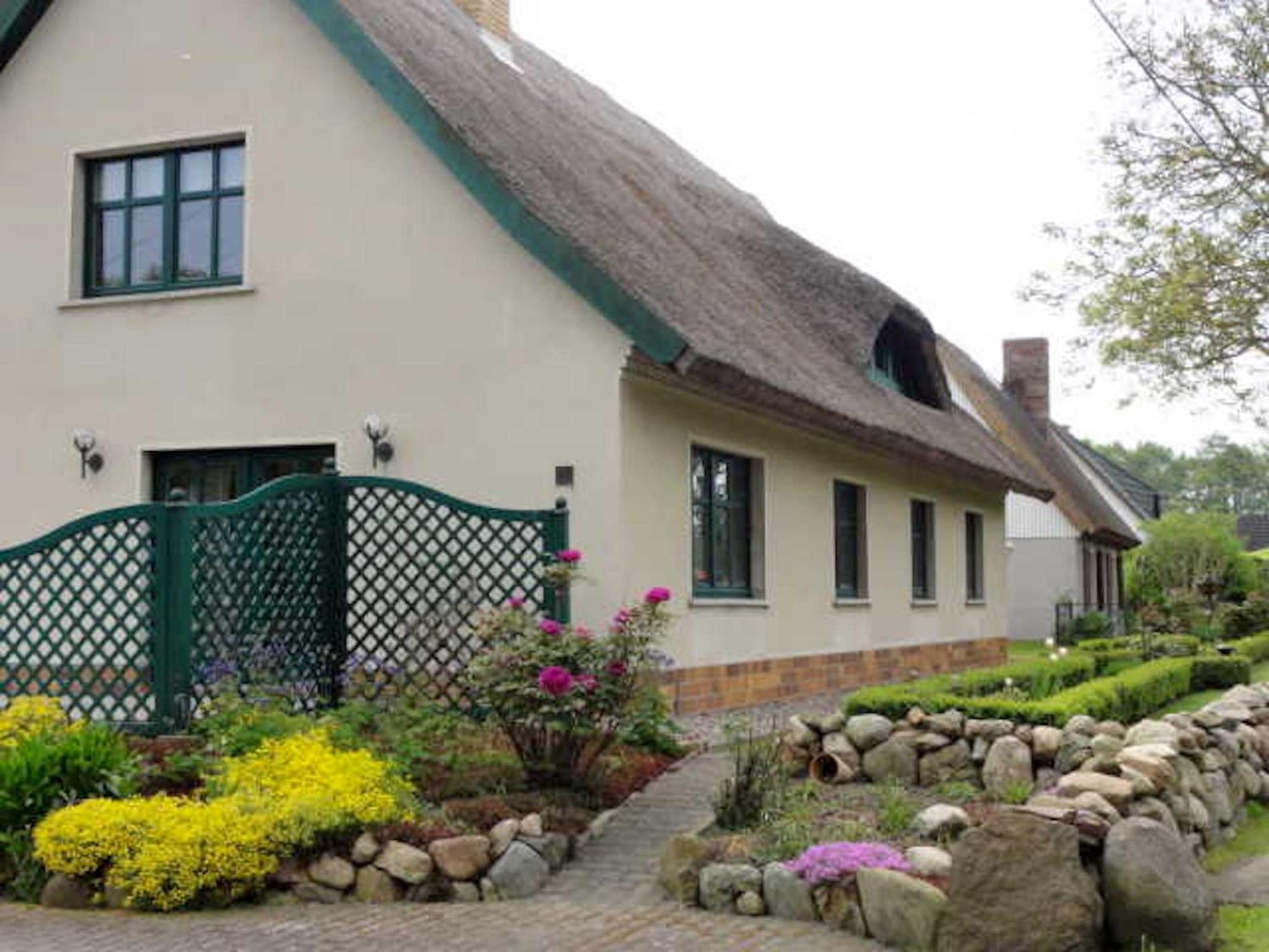 Reetdachhaus "Landhaus Ulrich" Lubkow エクステリア 写真
